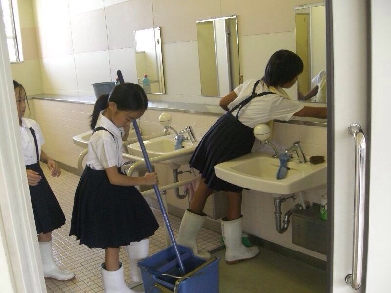 школьники в Японии