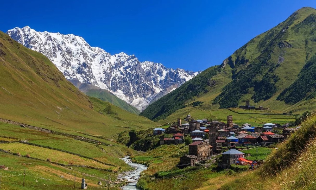 Грузия деревня в горах